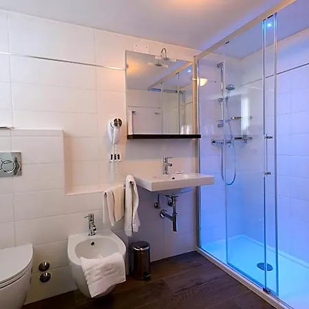 Eurovil Garni 3*