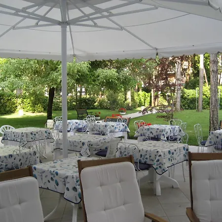 Eurovil Garni Hotel
