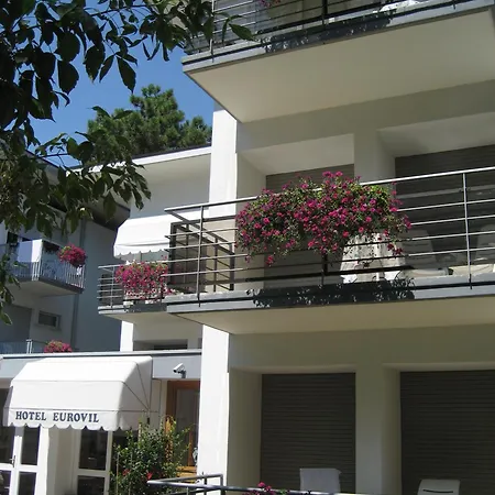 Hotel Eurovil Garni 3*